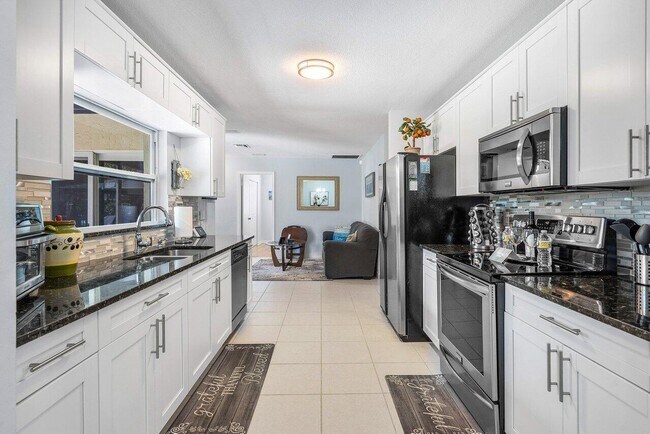 Building Photo - 1262 Pinetta Cir