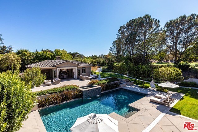 Building Photo - 1209 Via Aracena