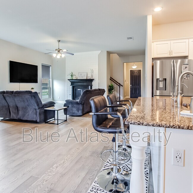 Building Photo - 4001 Bear Creek Ct