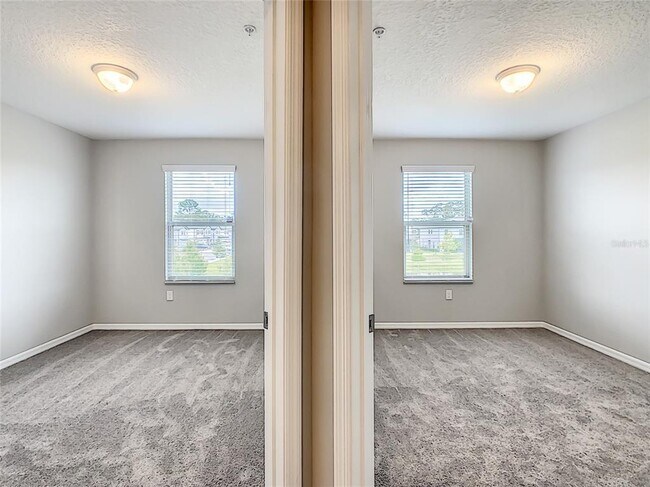 Building Photo - 213 Rustic Loop