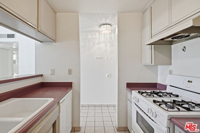 Building Photo - 3600 Bagley Ave