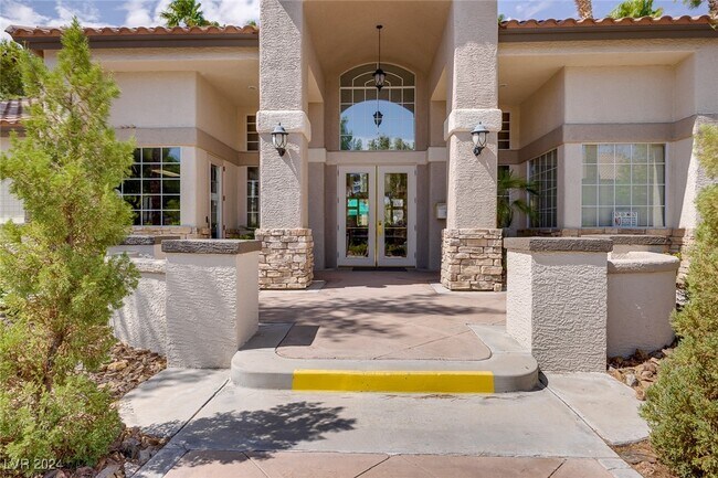 Building Photo - 75 N Valle Verde Dr