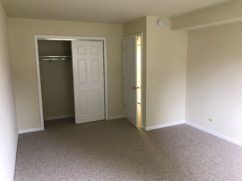 Building Photo - 773 Lippert Ln