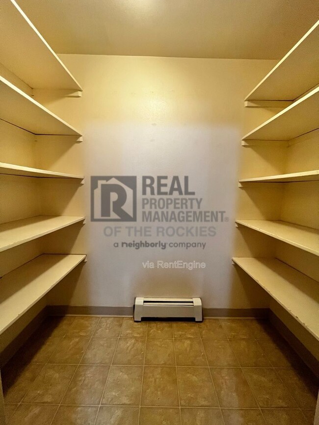 Building Photo - 1005 Robertson St