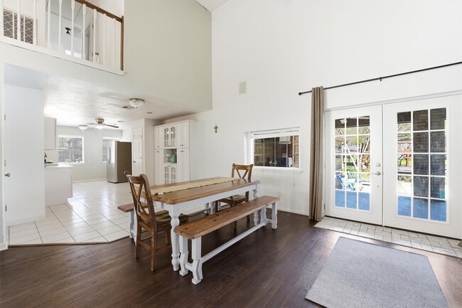 Building Photo - 13392 Southshore Dr