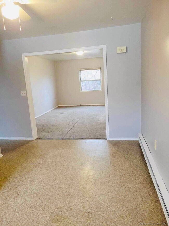 Building Photo - 58 Royal Oak Dr