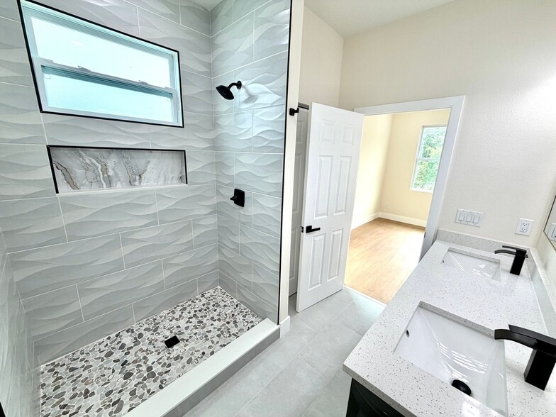 Building Photo - 3614 Temple St