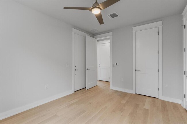 Building Photo - 5002 Pecan Springs Rd