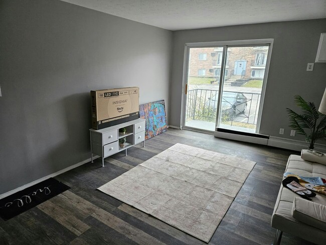 Building Photo - 13430 Euclid Ave