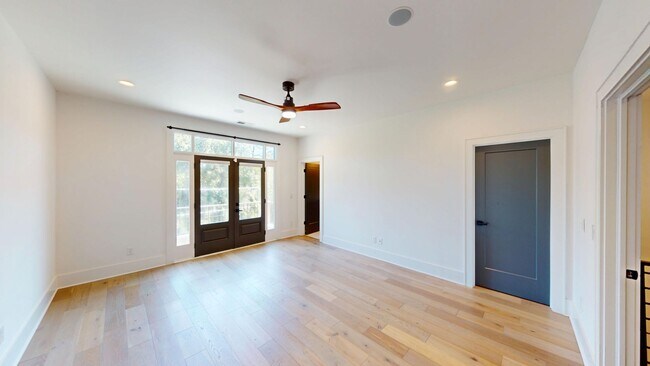 Building Photo - 617 W Worthington Ave