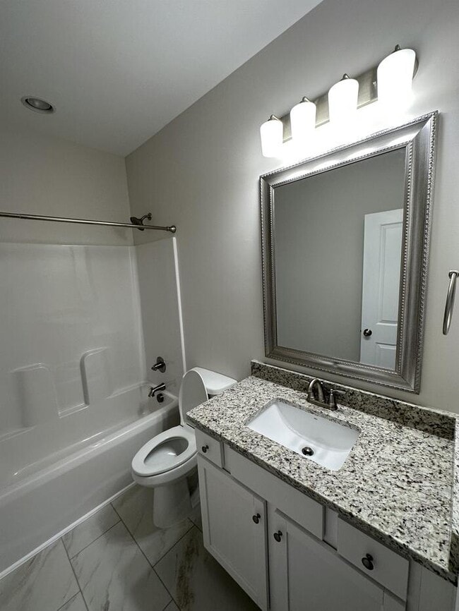 Building Photo - 708 W Parrish Dr