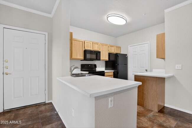 Building Photo - 5401 E Van Buren St