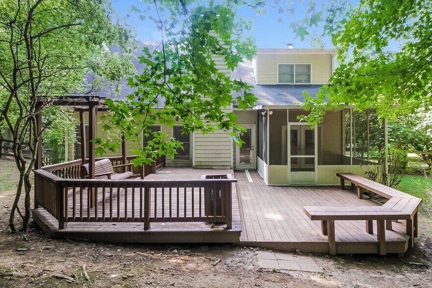 Building Photo - 58 Yosemite Ln