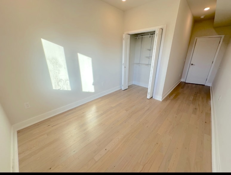 Building Photo - 1506 N 8th St