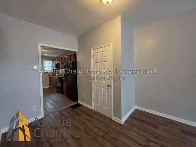 Building Photo - 1726 Darley Ave