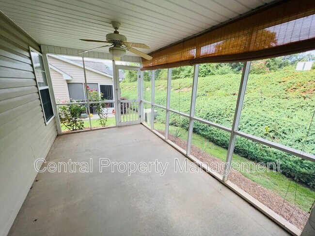 Building Photo - 107 Shalom Dr