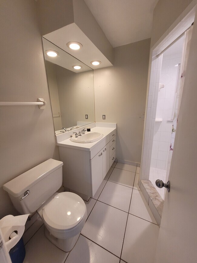 Building Photo - 1829 Towhee Ln