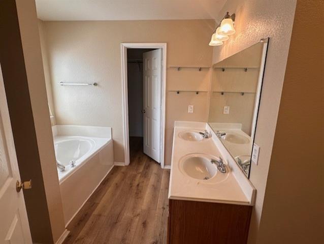 Building Photo - 5880 Crestview Dr