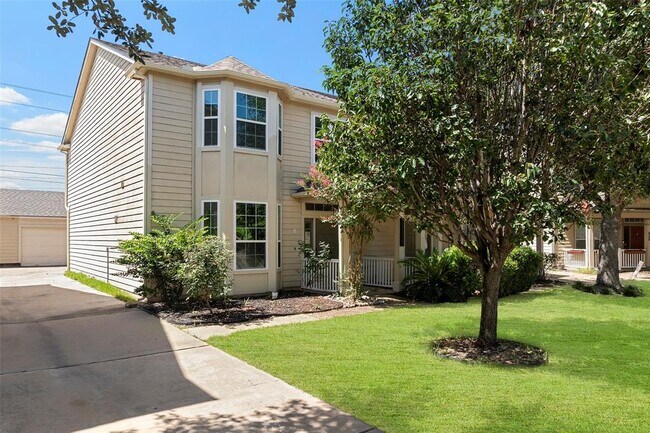 Building Photo - 16879 Mammoth Springs Dr