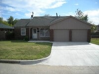 Building Photo - 4024 NW 32nd St