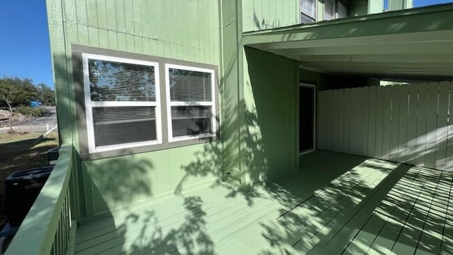 Building Photo - 3601 N Hills Dr