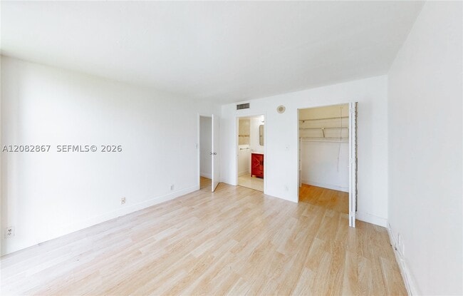 Building Photo - 17011 N Bay Rd