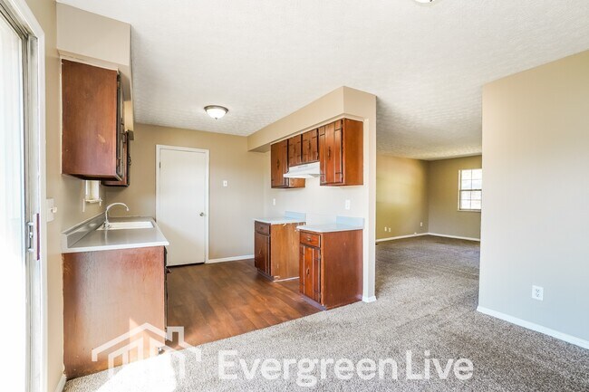 Building Photo - 15 Kanpur Pl