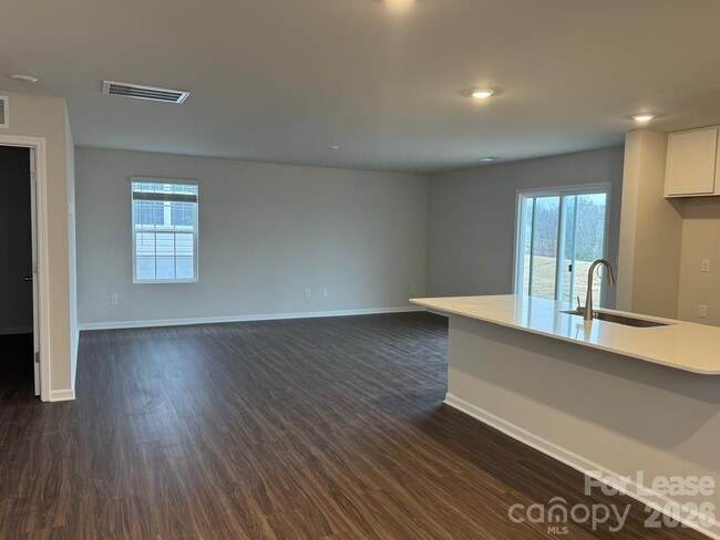 Building Photo - 15201 Windy Plns Rd