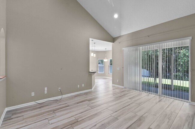 Building Photo - 4/2.5/2 Woodland Lakes Preserve Available Now