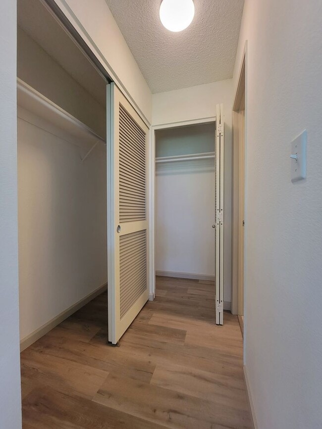 Building Photo - Avaliable now : A 2 Bedroom, 1 bathroom with 2 assigned parking stalls at Royal Palm in Waipio