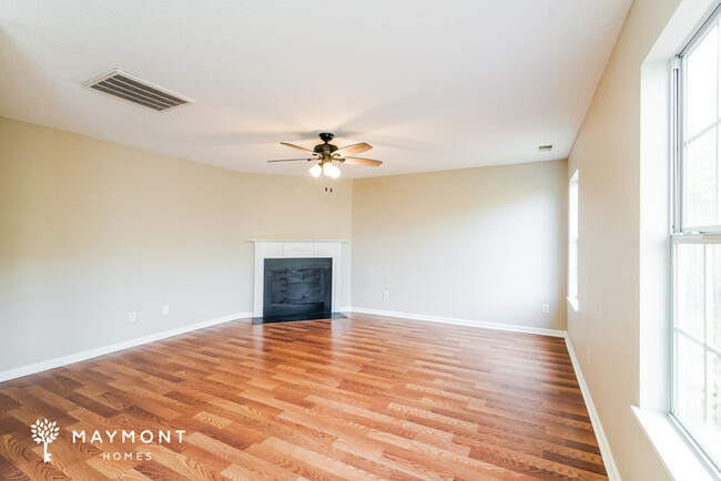 Building Photo - 4-Bedroom Home with Fresh Updates in Lexin...