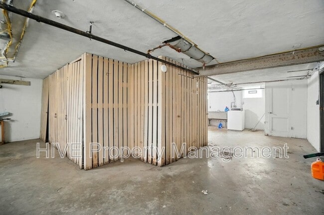 Building Photo - 3919 E Gatewood Ln