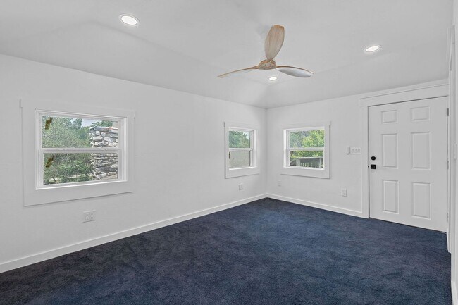 Building Photo - 5001 Serrano Trail