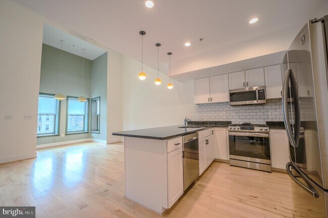 Building Photo - 1328 Maryland Ave NE