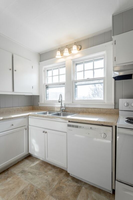 Building Photo - 209 S Moss Ave