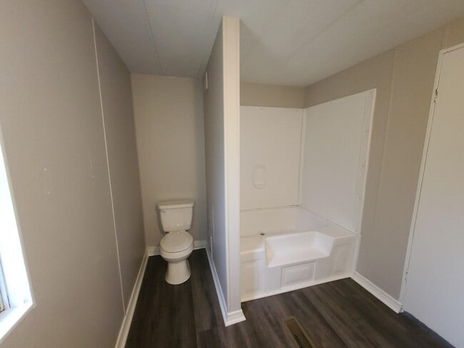 Building Photo - 8405 Verano St