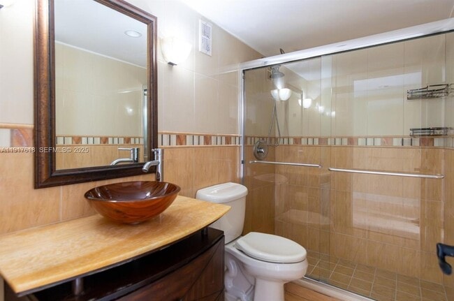 Building Photo - 145 SE 25th Rd