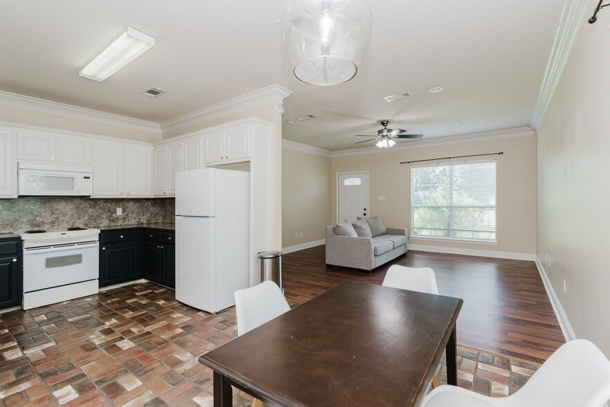 Building Photo - 38494 Ruby Dr