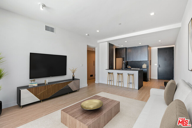 Building Photo - 3688 Overland Ave
