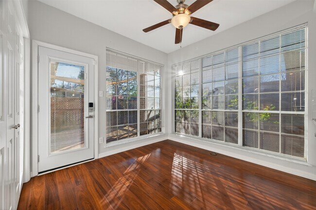 Building Photo - 12912 Kingsbridge Ln