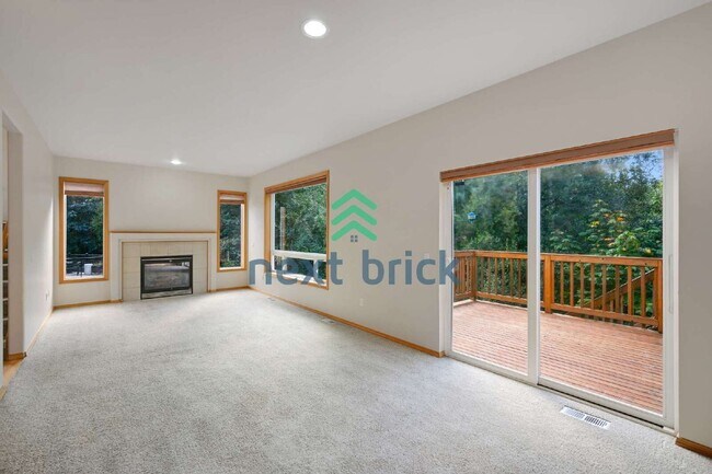 Building Photo - Spacious 4-Bed Retreat in Lynnwood with 3.5 Baths and 2,224 Sq. Ft. of Comfort!