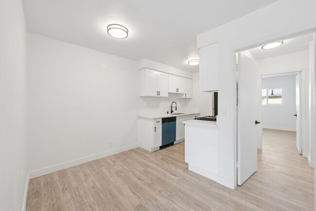 Building Photo - 6828 Fulton Ave