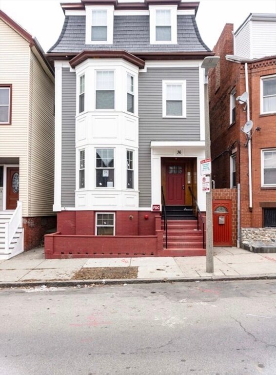 Building Photo - 36 Monmouth St