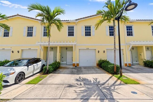 Primary Photo - 1102 NW 40th Way