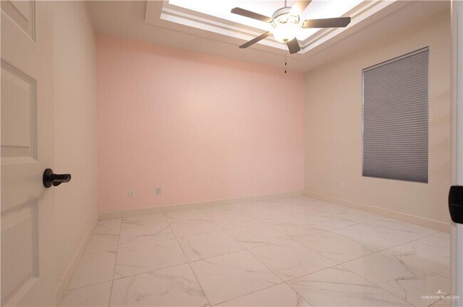 Building Photo - 30 Wisteria Ave