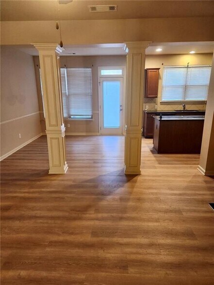 Building Photo - 3702 Brockenhurst Dr