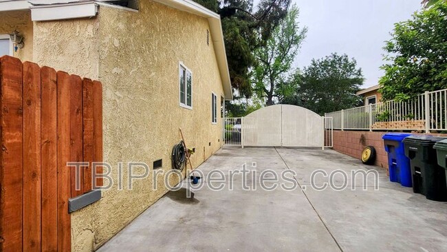 Building Photo - 508 Olive St