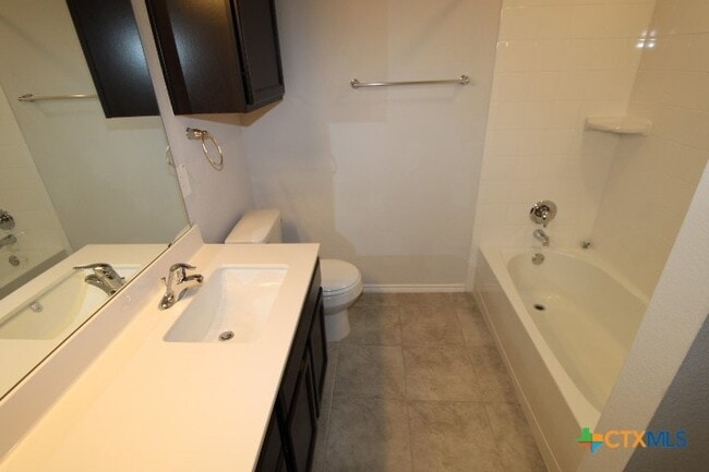 Building Photo - 2321 Aylesbury Dr