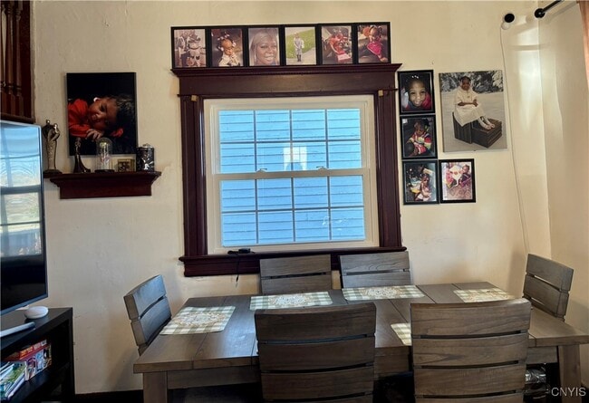 Building Photo - 204 E Bloomfield St