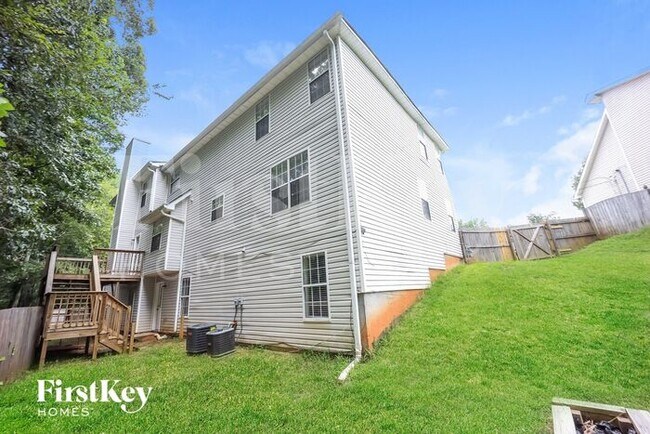 Building Photo - 3823 Riverview Ferry Crossing